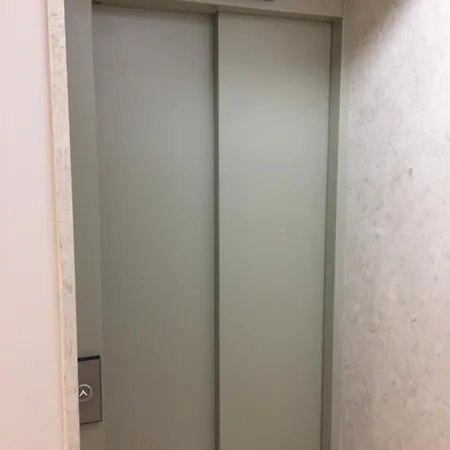 Augusta 229-5e-city Center Apt- Balcony & Elevator Appartement