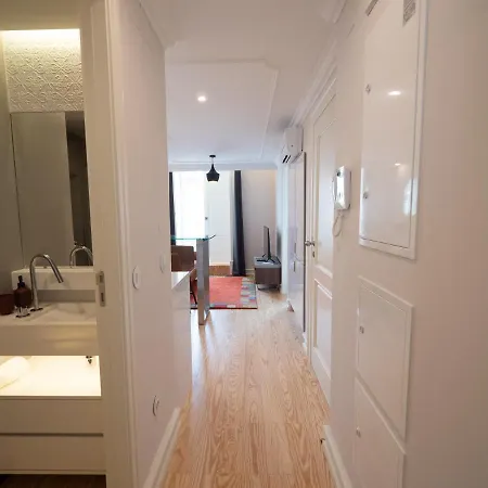 Augusta 229-5e-city Center Apt- Balcony & Elevator Appartement